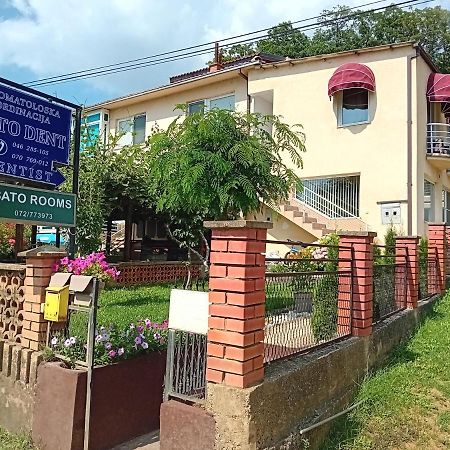 Bato Rooms Peštani Екстериор снимка